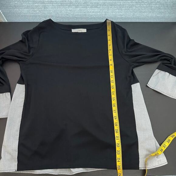 NWT Ann Taylor LOFT Black Gray Colorblock Crew Neck Faux Layered Top Size Medium - Picture 9 of 10